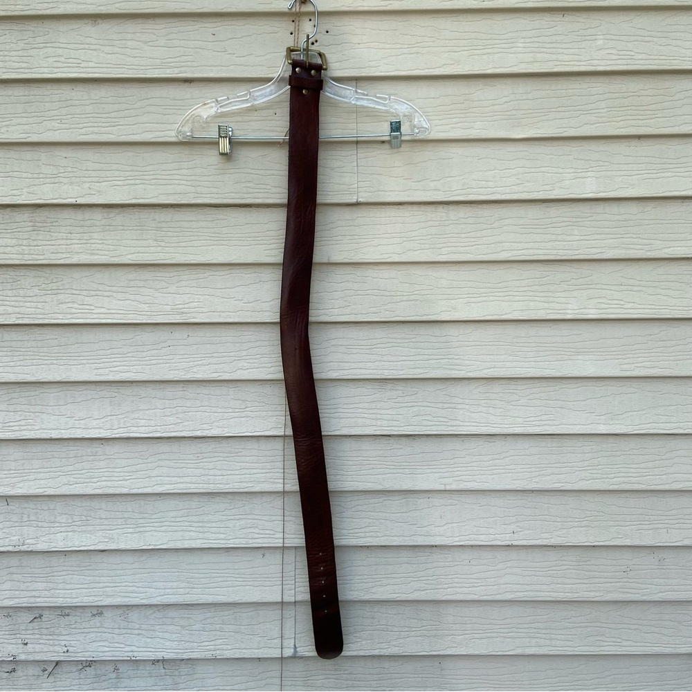 Elegant Dark Brown Leather Belt